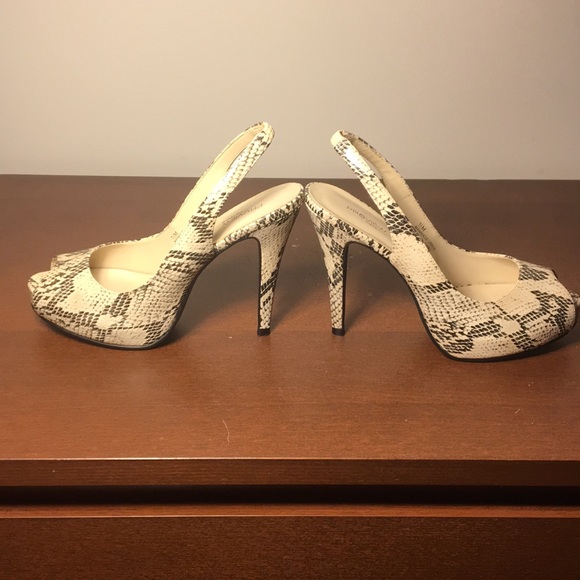 💥SALE $10💥 NWOT Faux snake leather open toe 7.5 - Picture 4 of 8